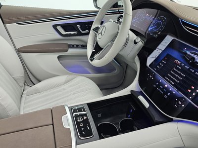 MERCEDES-BENZ EQS - 9