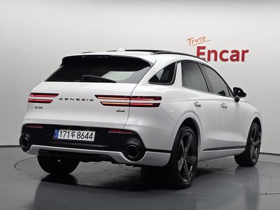 صورة 4 لـ 2022 Genesis GV70