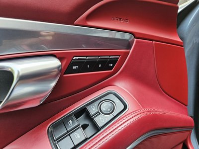 صورة مصغرة 15 لـ 2018 Porsche 718