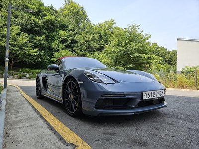 صورة 4 لـ 2018 Porsche 718