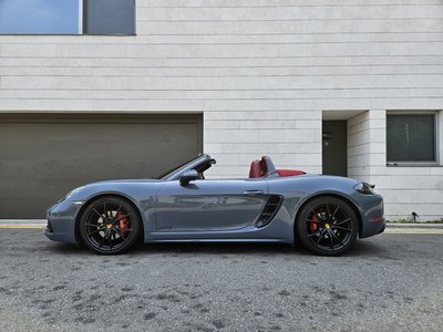 صورة 6 لـ 2018 Porsche 718