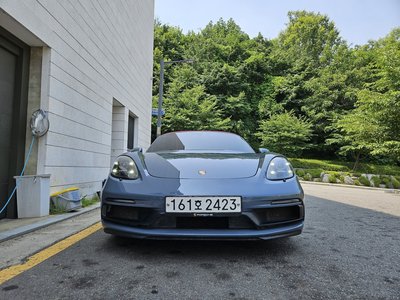 صورة 2 لـ 2018 Porsche 718