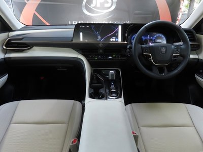 2025 Toyota CROWN CROSSOVER — фото 3