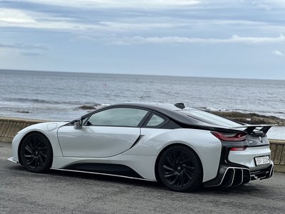 صورة 9 لـ 2016 BMW I8