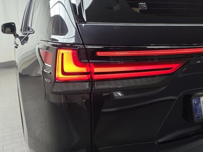 صورة 10 لـ 2025 Lexus LX