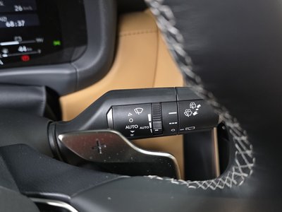 2025 Lexus LX — миниатюра 28
