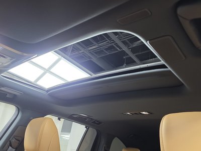 2025 Lexus LX — миниатюра 23