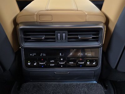 2025 Lexus LX — миниатюра 35