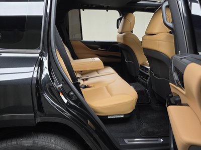 2025 Lexus LX — миниатюра 17