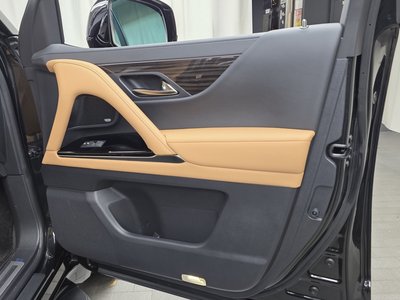 2025 Lexus LX — миниатюра 14