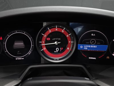 صورة 8 لـ 2023 Porsche 911