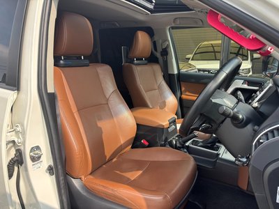 TOYOTA LAND CRUISER PRADO - 7