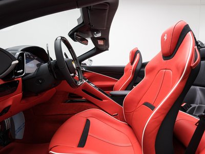 FERRARI ROMA SPIDER - 10