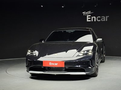 PORSCHE TAYCAN - 2