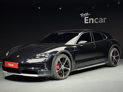 PORSCHE TAYCAN - 1
