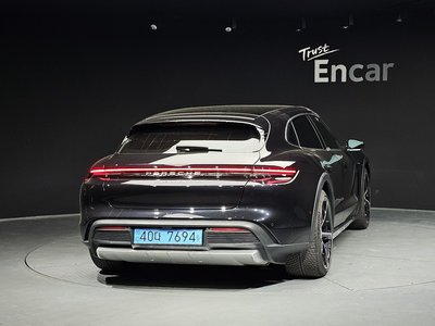 PORSCHE TAYCAN - 4