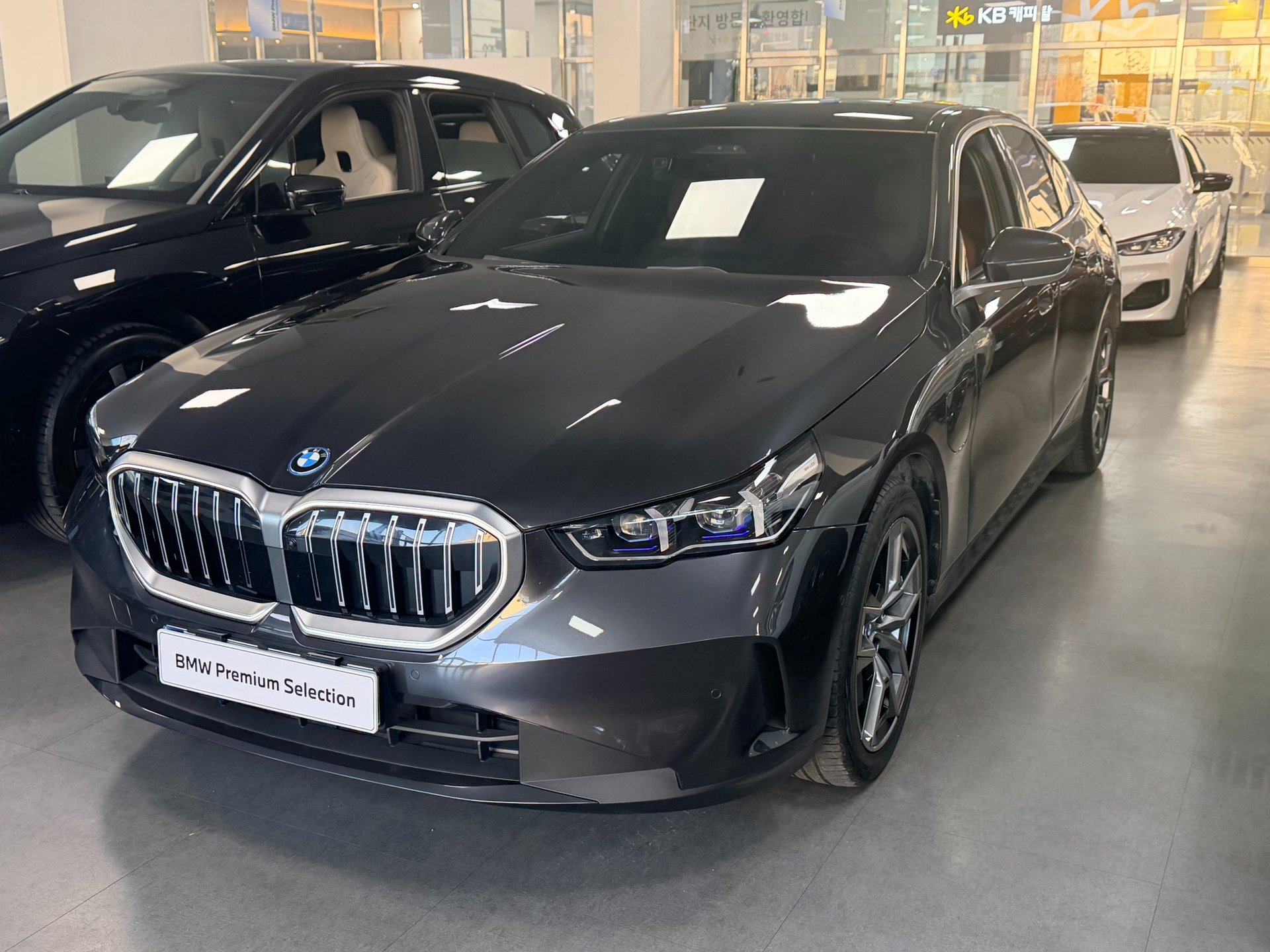 BMW 5 SERIES - View 1