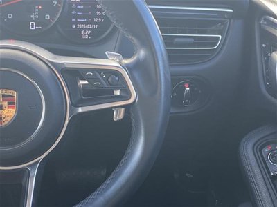 PORSCHE MACAN - 8