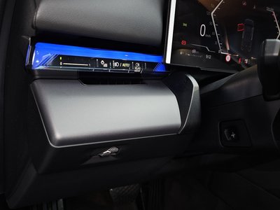 2025 BMW 5 SERIES 缩略图 37