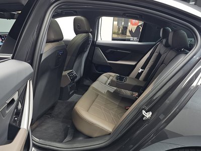 2025 BMW 5 SERIES 缩略图 17