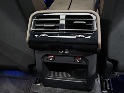 2025 BMW 5 SERIES 缩略图 25