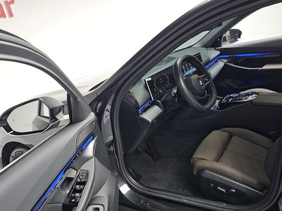 2025 BMW 5 SERIES 缩略图 13