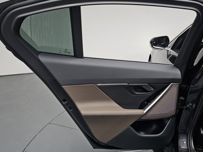2025 BMW 5 SERIES 缩略图 15