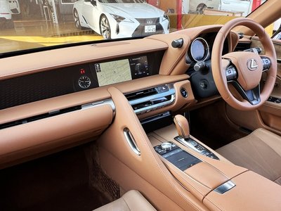 صورة مصغرة 17 لـ 2021 Lexus LC