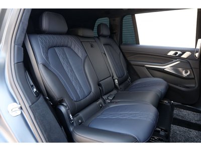 2020 BMW X7 — миниатюра 48