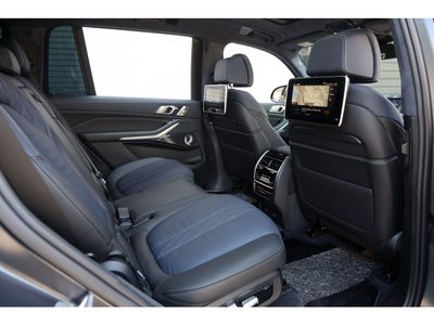 2020 BMW X7 — миниатюра 15