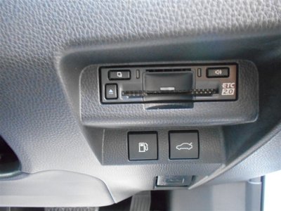 TOYOTA CROWN CROSSOVER - 10