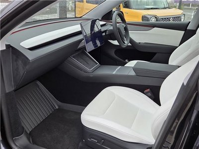 TESLA MODEL Y - 9