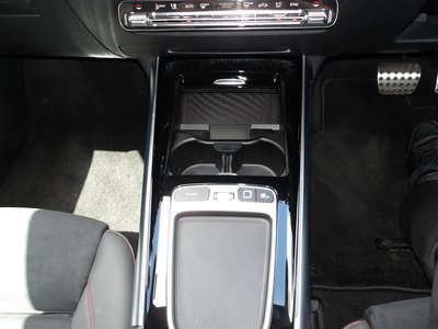 2025 Mercedes-BENZ GLB — миниатюра 51