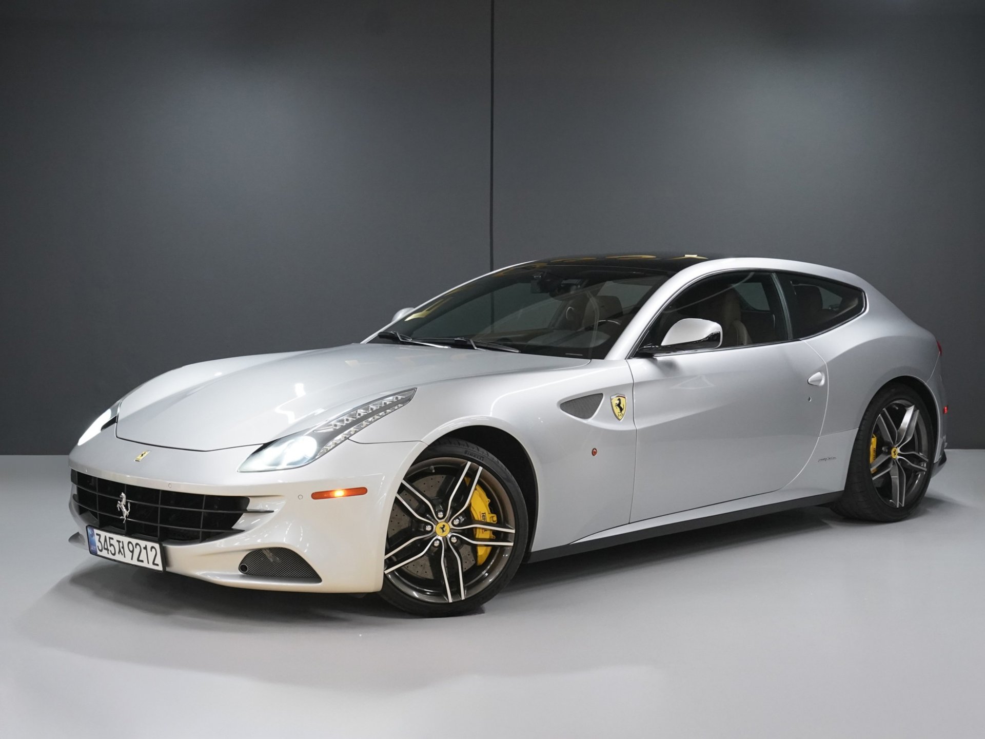 FERRARI FF - View 1