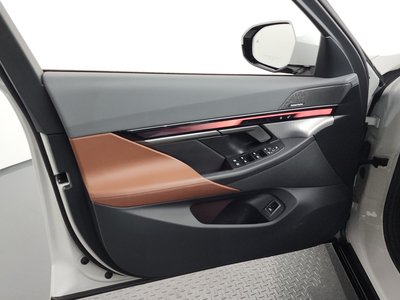 صورة مصغرة 14 لـ 2025 BMW 5 SERIES