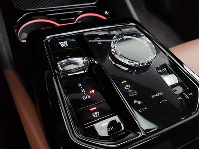 صورة مصغرة 12 لـ 2025 BMW 5 SERIES
