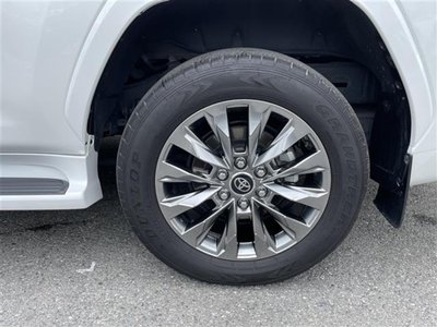 صورة مصغرة 32 لـ 2023 Toyota LAND CRUISER 300
