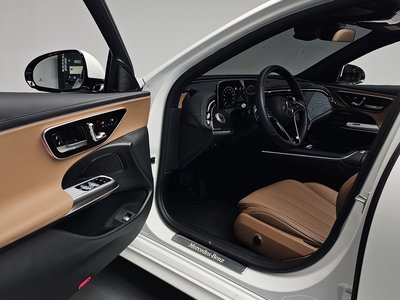 MERCEDES-BENZ E-CLASS - 10