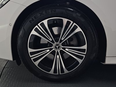 MERCEDES-BENZ E-CLASS - 6