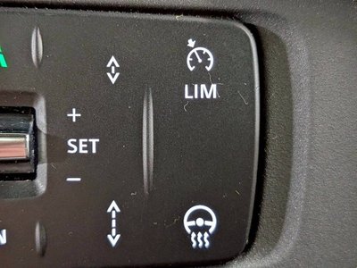 2023 LAND Rover DEFENDER thumbnail 29
