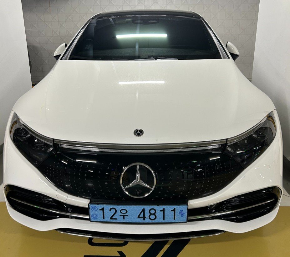 MERCEDES-BENZ EQS - View 1