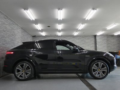 PORSCHE CAYENNE COUPE - 8