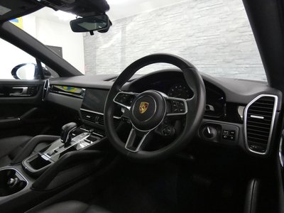 PORSCHE CAYENNE COUPE - 3