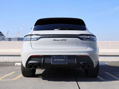 PORSCHE MACAN - 8