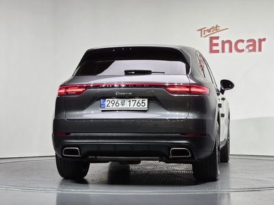 PORSCHE CAYENNE - 4