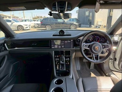 PORSCHE PANAMERA - 3