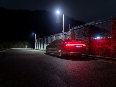 AUDI A8 - 6