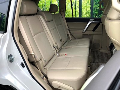 TOYOTA LAND CRUISER PRADO - 8