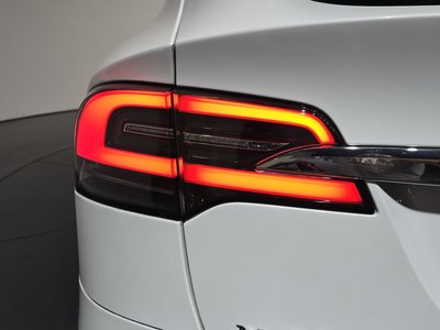 2018 Tesla MODEL X — фото 10