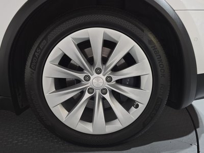 2018 Tesla MODEL X — фото 8